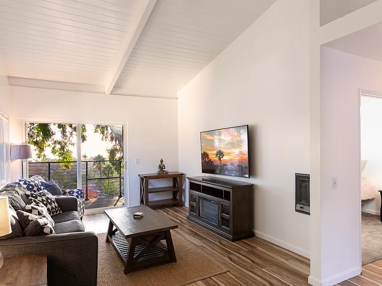Channel View Apartments — Photo 16