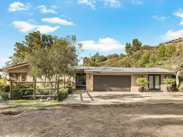 11345 Pacific View Dr — Photo 54