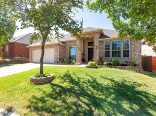 5637 Shadydell Dr, Fort Worth, TX 76135