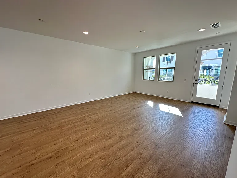 249 Averett Ct — Photo 12