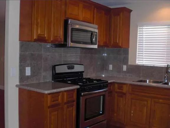 4th image of 2363 Hanford Dr