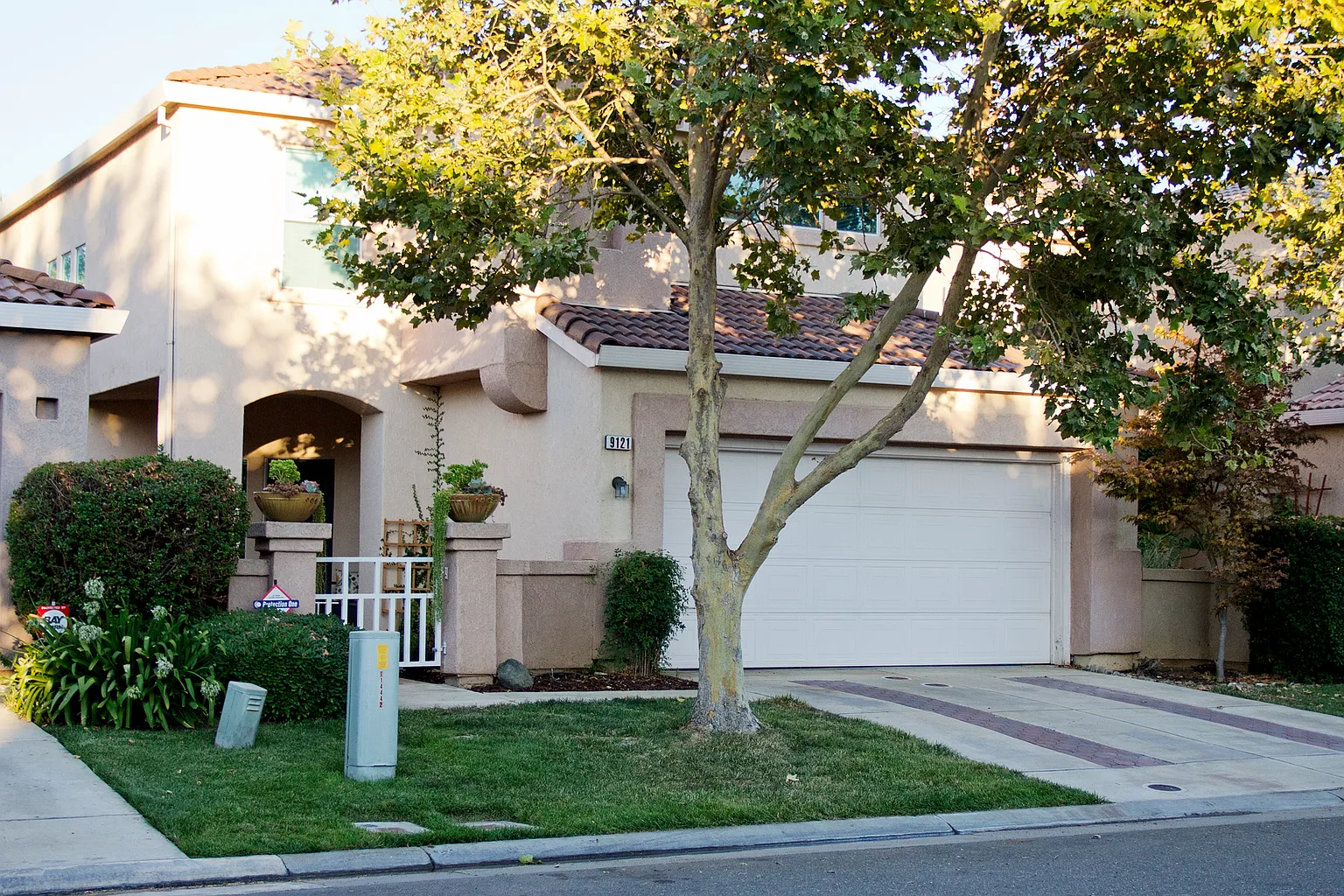 9121 Trumbauer Way photo 1