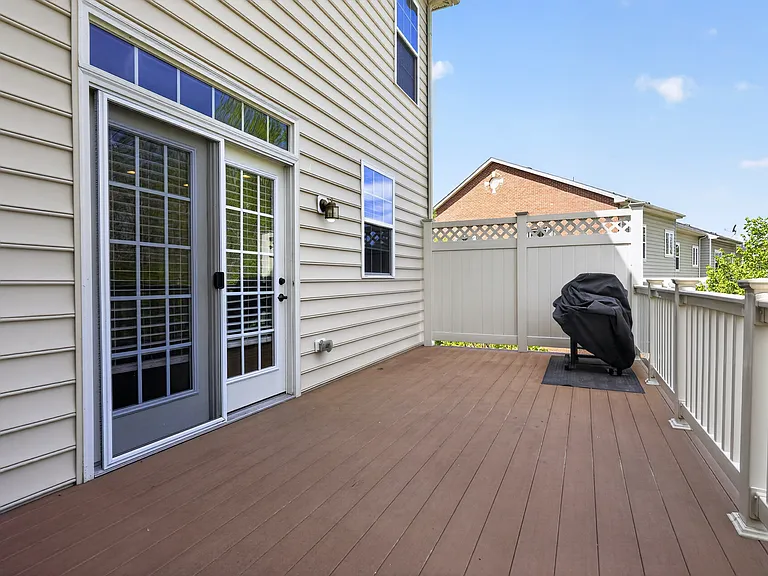 15224 N Berwick Ln — Photo 8