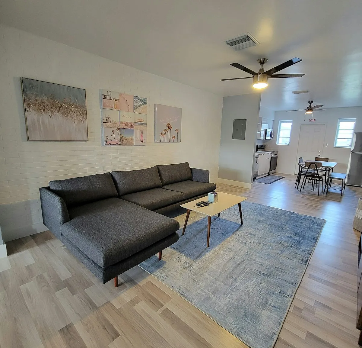 2215 N 20th Ave, Unit 2215 — Photo 4