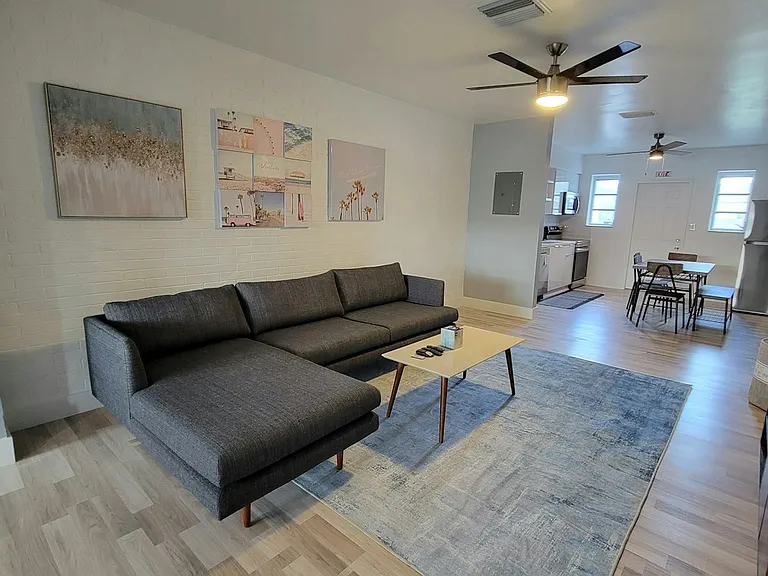 2215 N 20th Ave #2215 — Photo 4