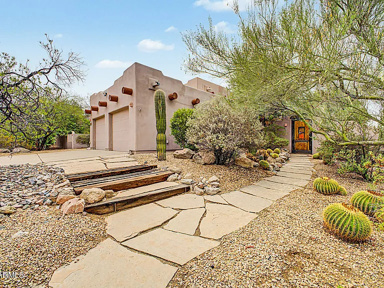 9202 E Rimrock Dr — Photo 2