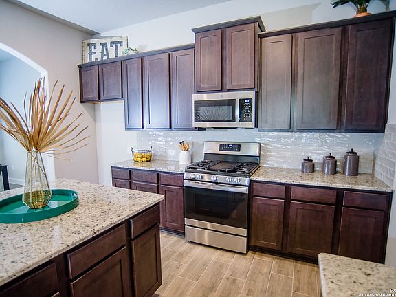4th image of 2255 Meadow Way