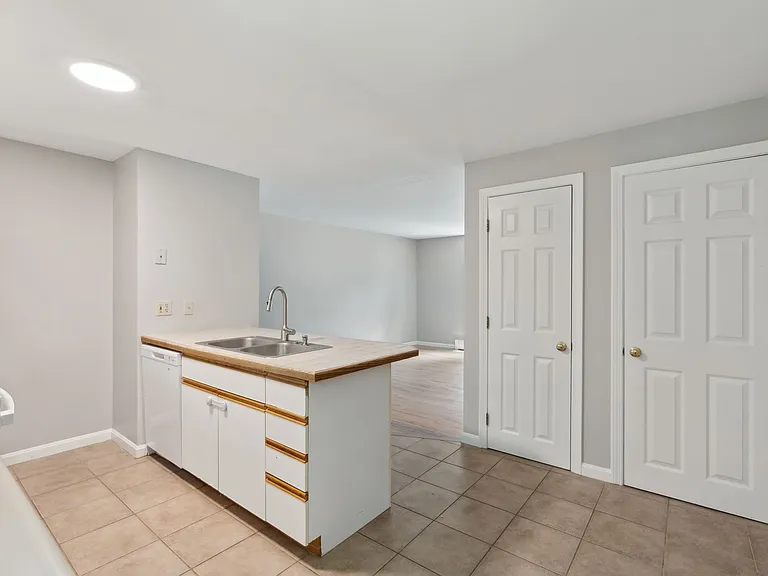 10 Rose Terrace Cir — Photo 6