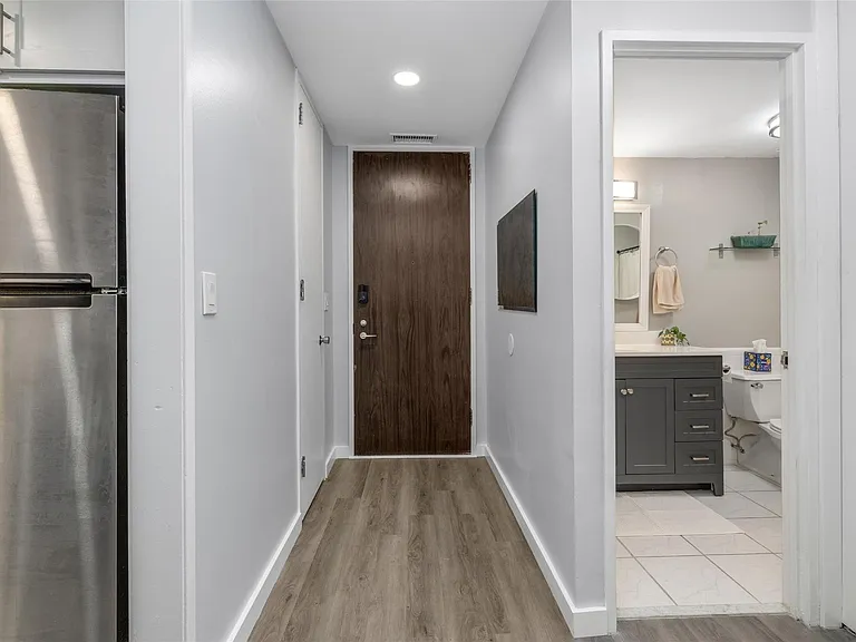 8200 E Jefferson Ave #506 — Photo 11