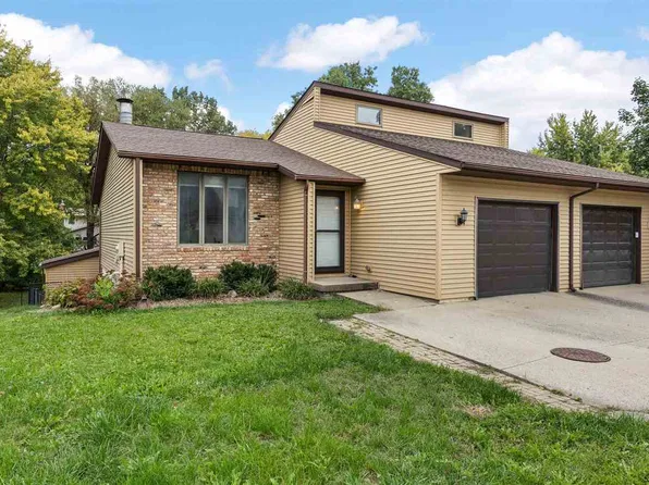 2264 Plaen View Dr, Iowa City, IA 52246