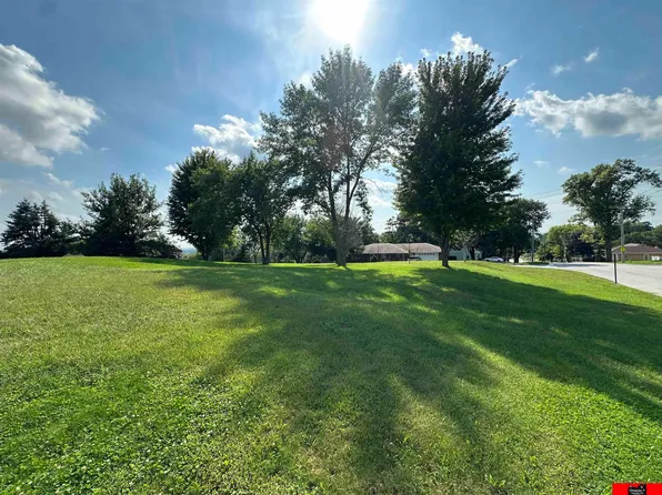 917 E Sherman St, West Point, NE 68788