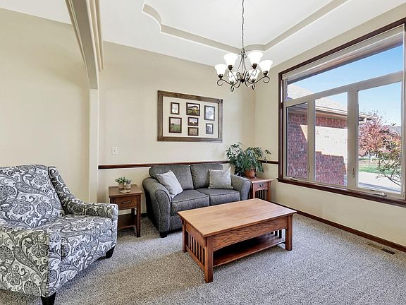 4th image of 1011 N Beau Jardin Ct