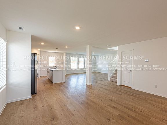 4th image of 605 Marsol St