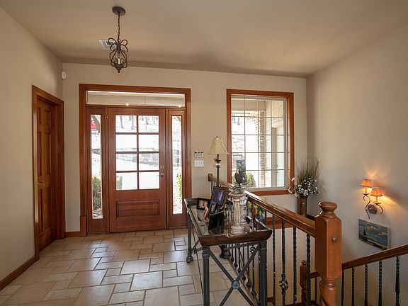 2nd image of 451594 Blackhawk Cir