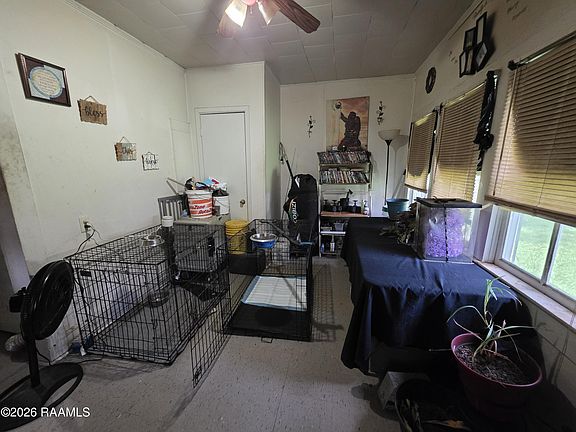 5th image of 347 Macarthur Dr