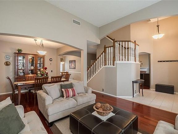 3rd image of 4709 Bull Run Dr