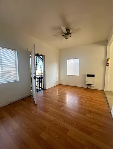 2444-5 Wabash Ave #1/2 Photo 1