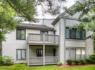 2283 Hunters Run Dr, Reston, VA 20191