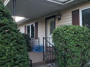 402 E Illinois St, Assumption, IL 62510