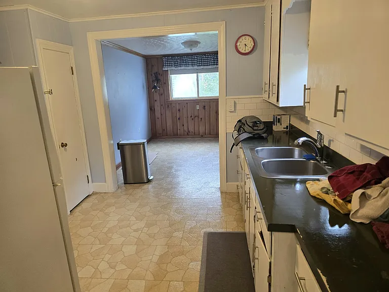 Downstairs kitchen