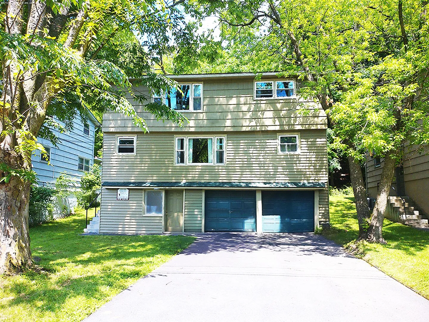 133 Houston Ave - Available 06/01/2027 - Renovated 2nd Floor Flat — Photo 1