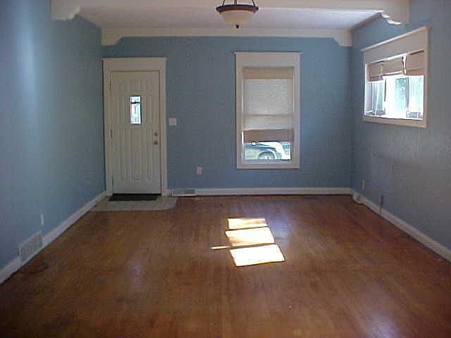 2nd image of 208 8th St SE