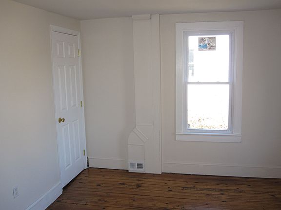 5th image of 415 Octorara Ave