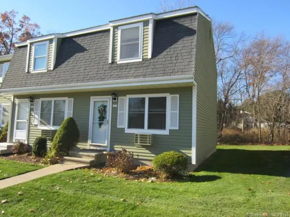 222 Brentwood Dr, Wallingford, CT 06492