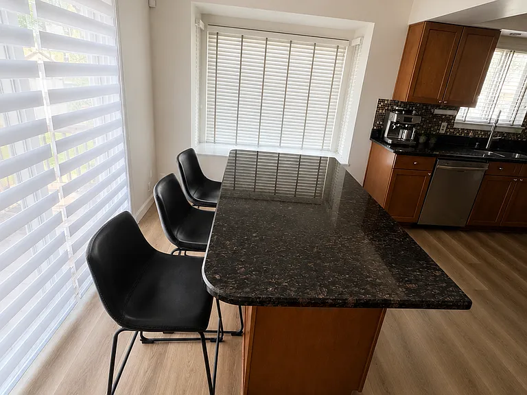 3539 Chippendale Dr — Photo 25