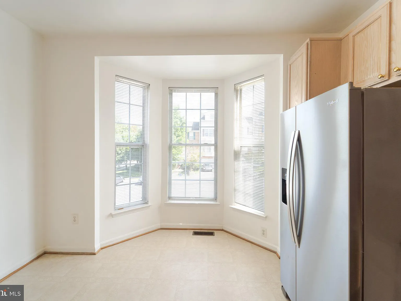 3 bed, 4.0 bath, 1924 sqft, $2,750 — Photo 3