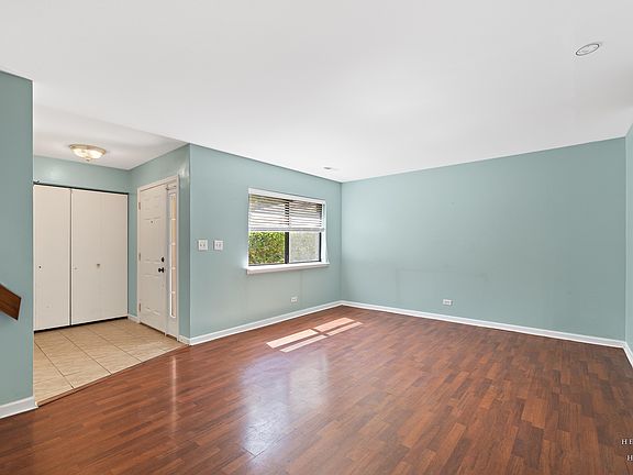 3rd image of 5328 Newport Dr