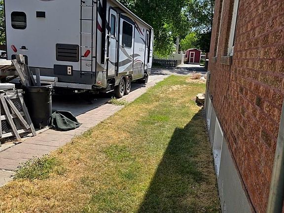 3rd image of 947 Cahoon Ave