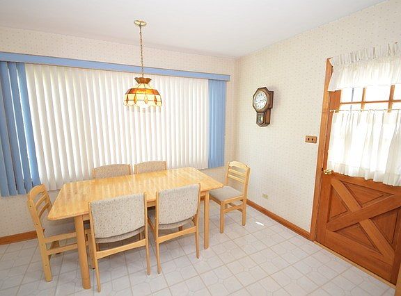 2nd image of 1616 Mandel Ave