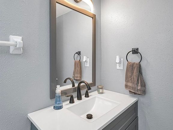 5th image of 1703 Patton Creek Ln