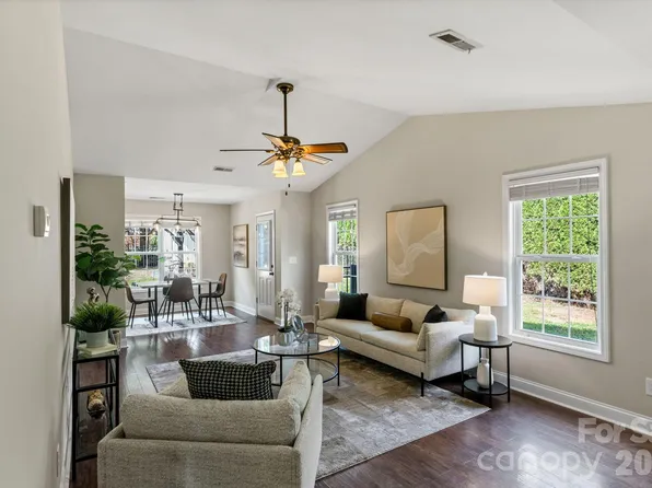 936 Cason St, Belmont, NC 28012