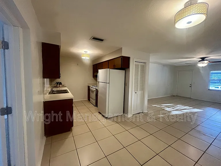 705 Bayou Ave #1 — Photo 5