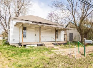605 E Locust St, Doniphan, MO 63935