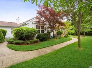 4 Theodore Dr, Coram, NY 11727