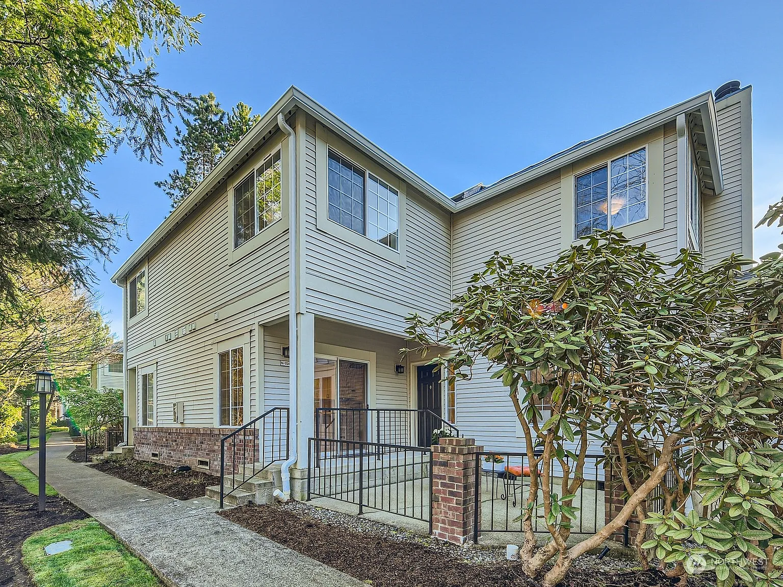 10909 Avondale Road NE #N154 photo 1