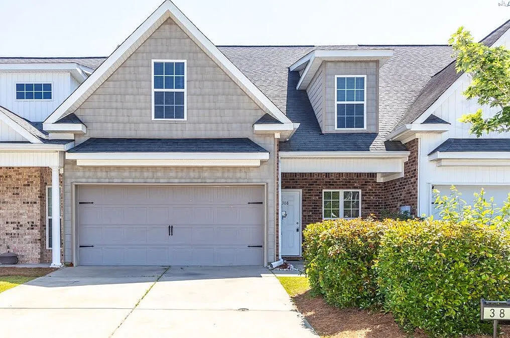 3 bed, 2.5 bath, 1649 sqft, $1,675 — Photo 1