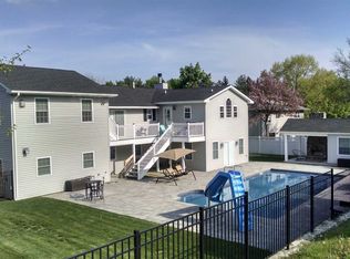 7 Jay Rd, Poughkeepsie, NY 12603