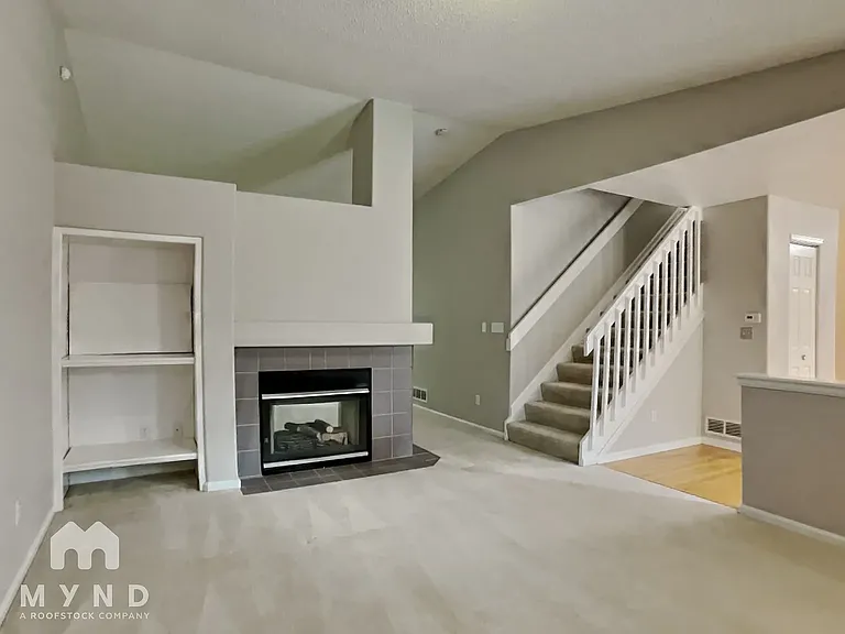 9693 Castle Ridge Cir — Photo 13