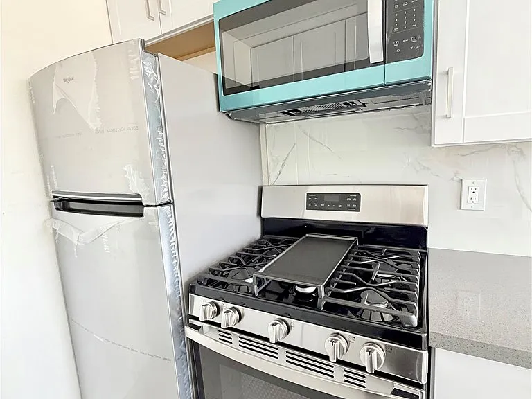 3250 Andrita St #7 — Photo 5