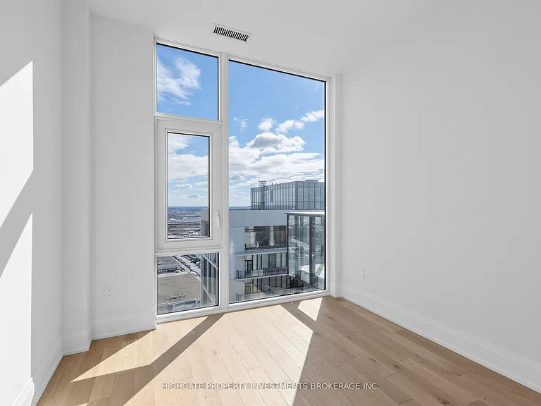 27 Korda Gate #Penthouse 107 — Photo 26