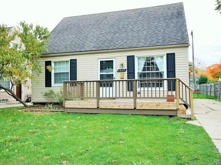 1313 Royal Ave — Photo 27
