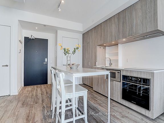 4th image of 77 Shuter St #2611