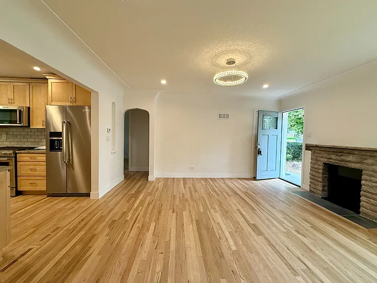1415 S Jackson St — Photo 4