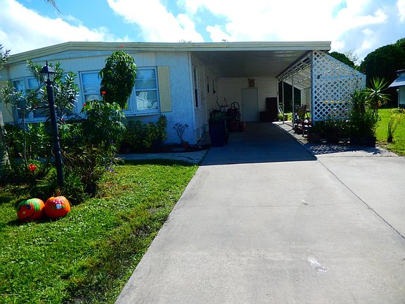 3rd image of 923 Sequoia St