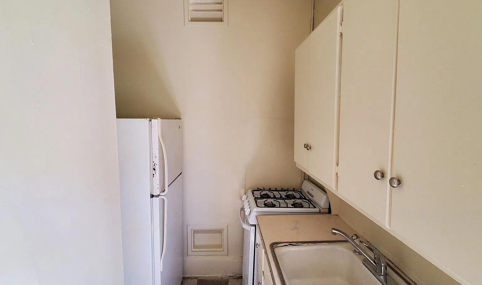 669 Percy Street — Photo 2