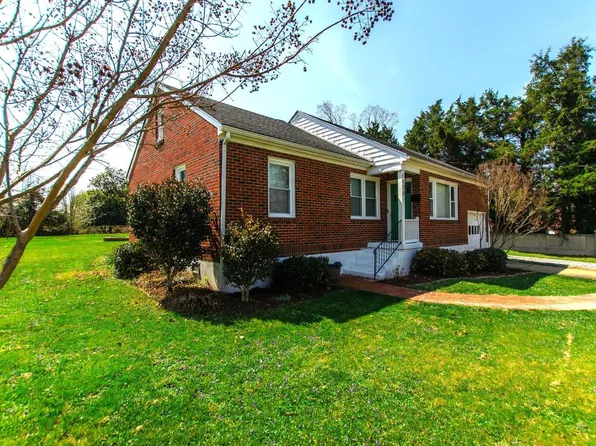 6020 Piedmont Pl, Lynchburg, VA 24502